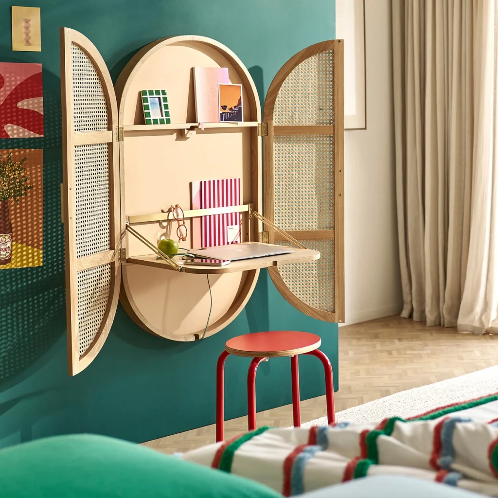Wall mounted desk. Small Bedroom Organisation Ideas