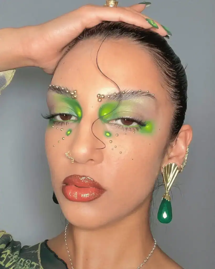 green eye makeup look