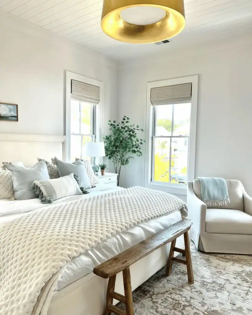 light palette coastal bedroom idea