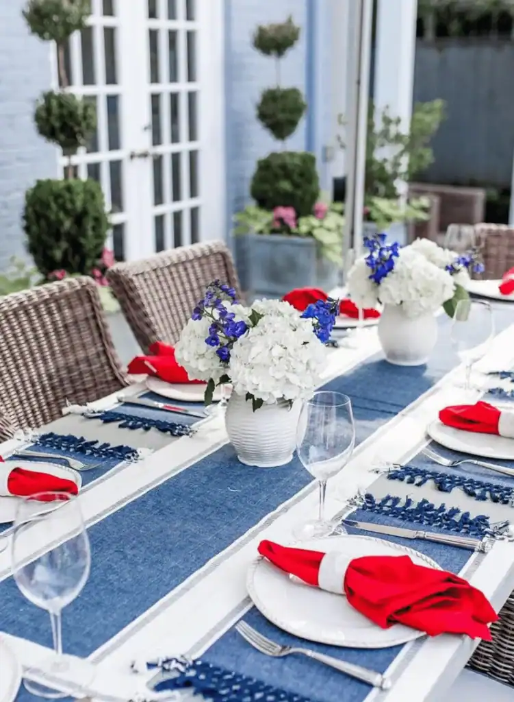 Coastal-Inspired tablescape idea