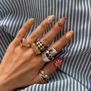 Sardine girl summer nails