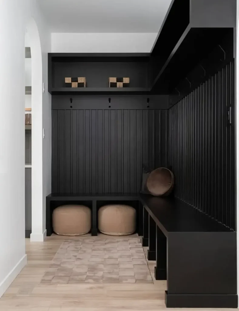 black mudroom DECOR IDEA
