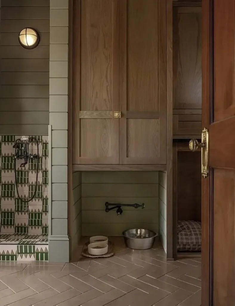 dog-friendly diy mudroom ideas