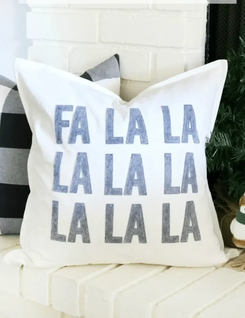 DIY LA LA LA CHRISTMAS PILLOW