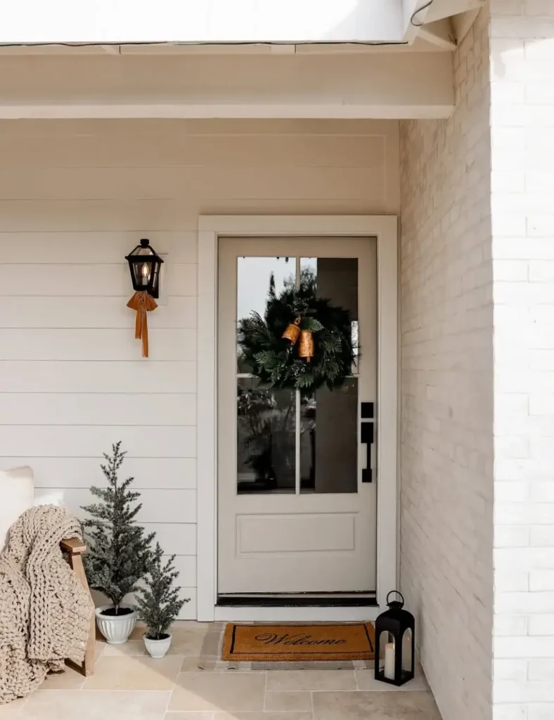 minimalist christmas front porch ideas