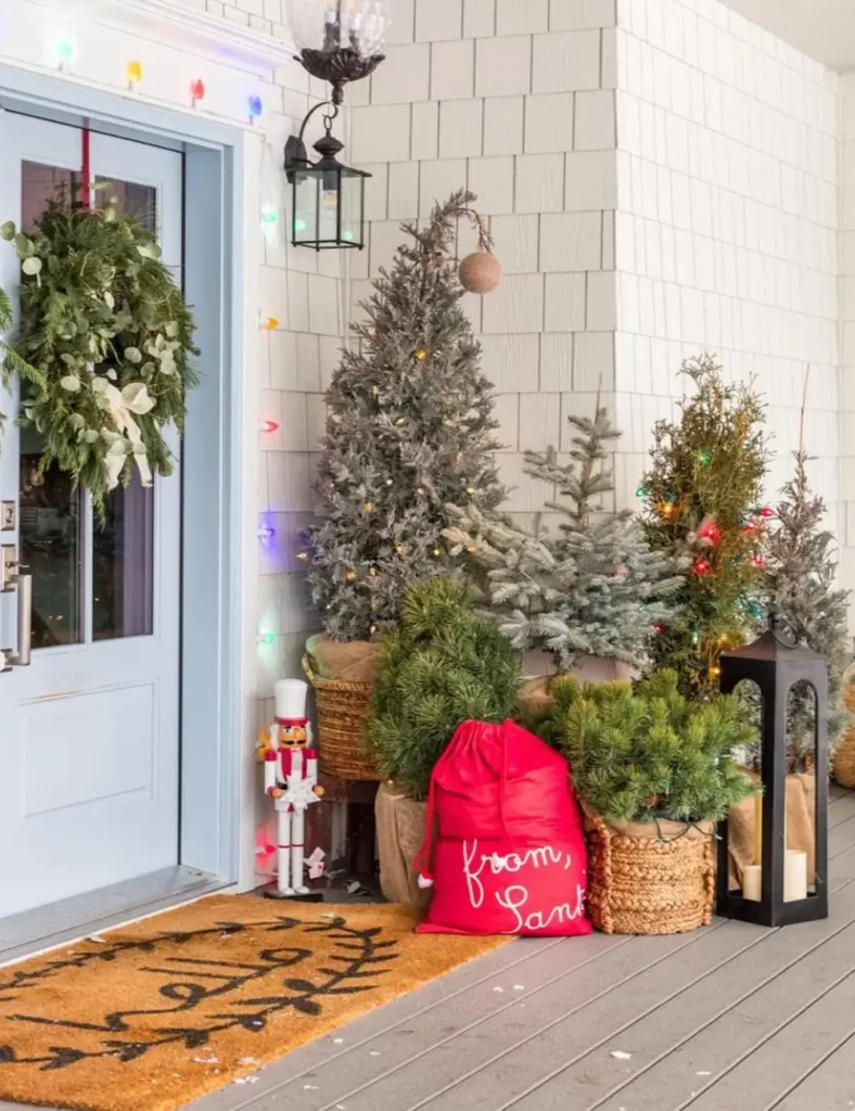 Christmas Front Porch Ideas (10)