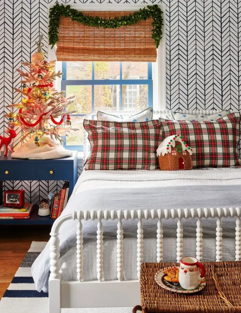 Christmas Kids’ Bedroom Ideas with leaf garland
