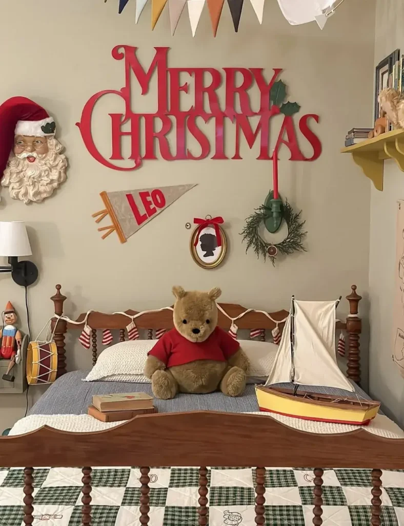 Christmas Kids’ Bedroom Ideas with red 'Merry Christmas' wall sign