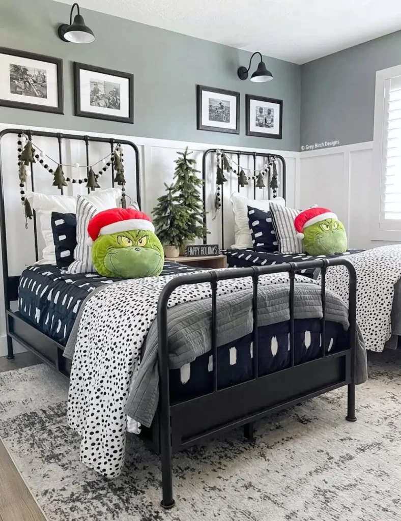 Grinch-inspired Christmas Kids’ Bedroom Idea
