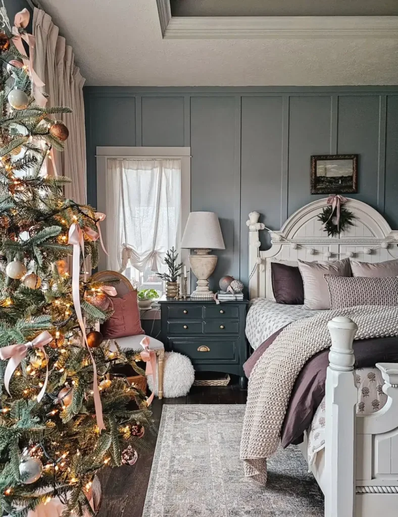 cosy Christmas bedroom ideas