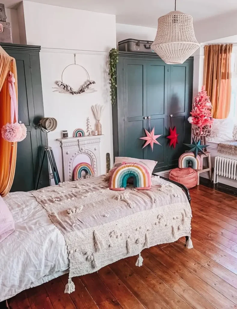 girly Christmas Kids’ Bedroom Idea with rainbows and stars