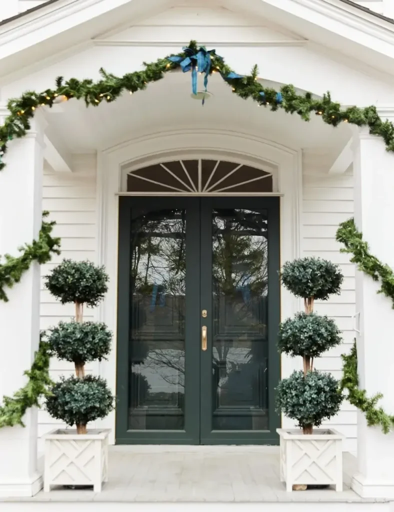 leaf garland Christmas Front Porch Ideas
