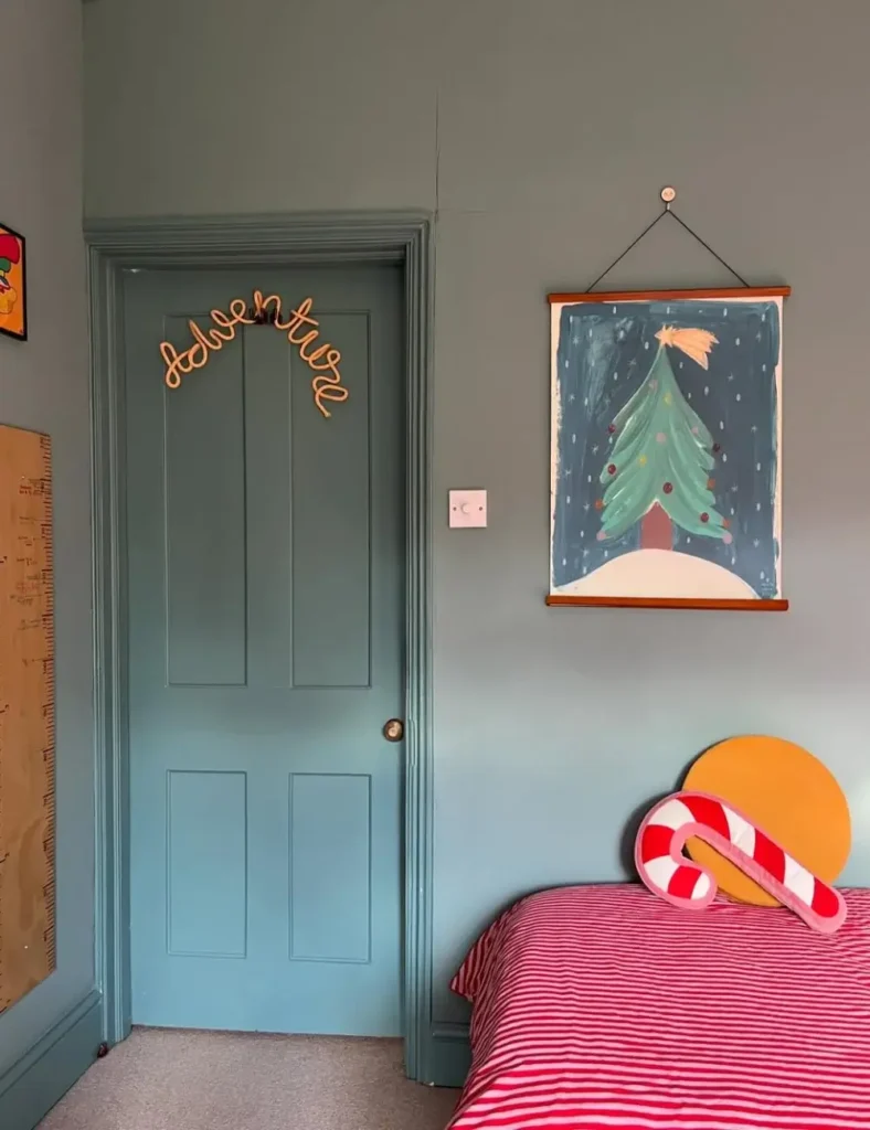 very simple blue Christmas Kids’ Bedroom Idea