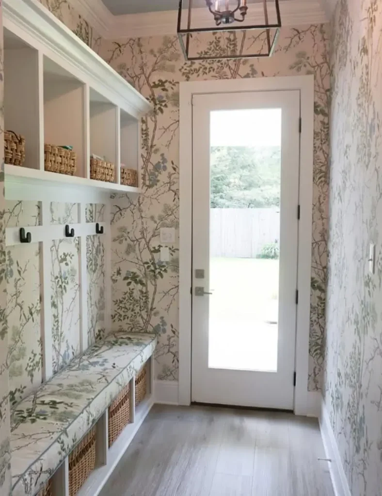 Embrace Pattern With a Built-In Bench