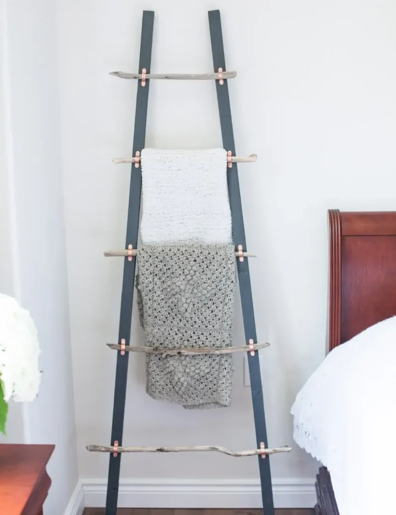DIY Blanket Ladder with Driftwood. DIY Coastal Decor Projects